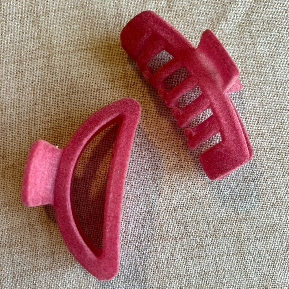 Pink felt claw clips